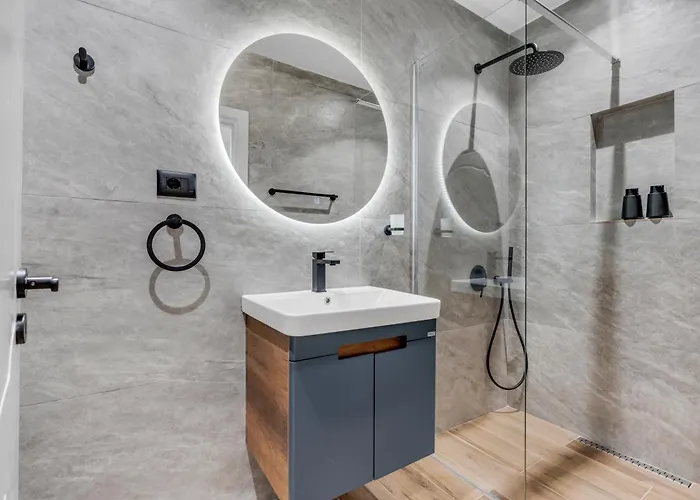 The Nook Centre En *