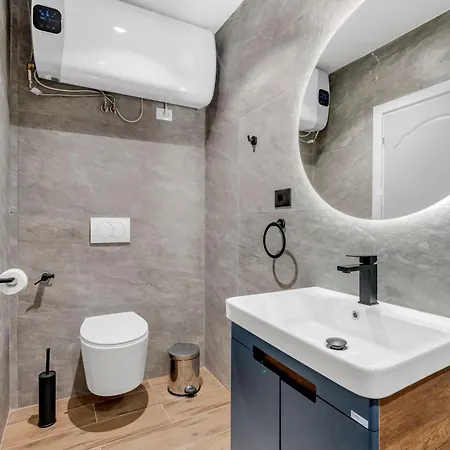 The Nook Centre En *