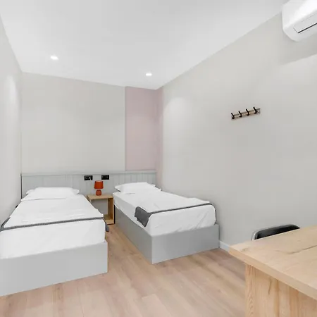 The Nook Centre En Berat