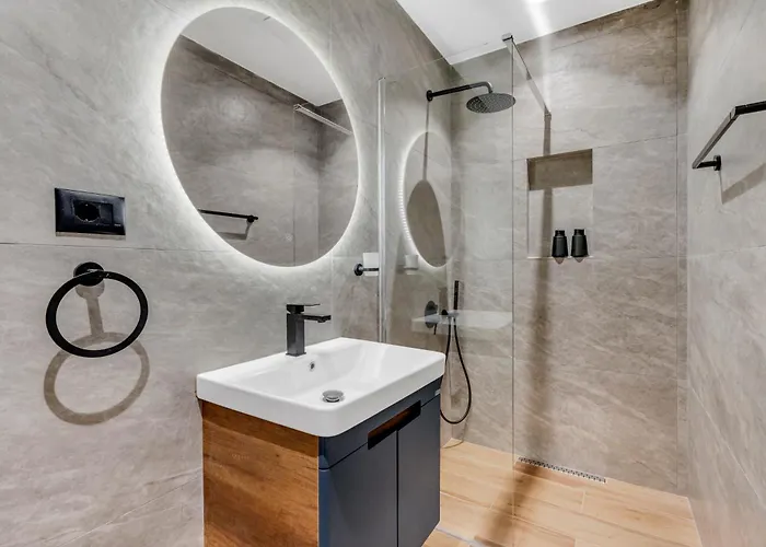 The Nook Centre En Berat